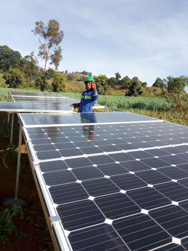 Ground-mounted solar array for irrigation, West region