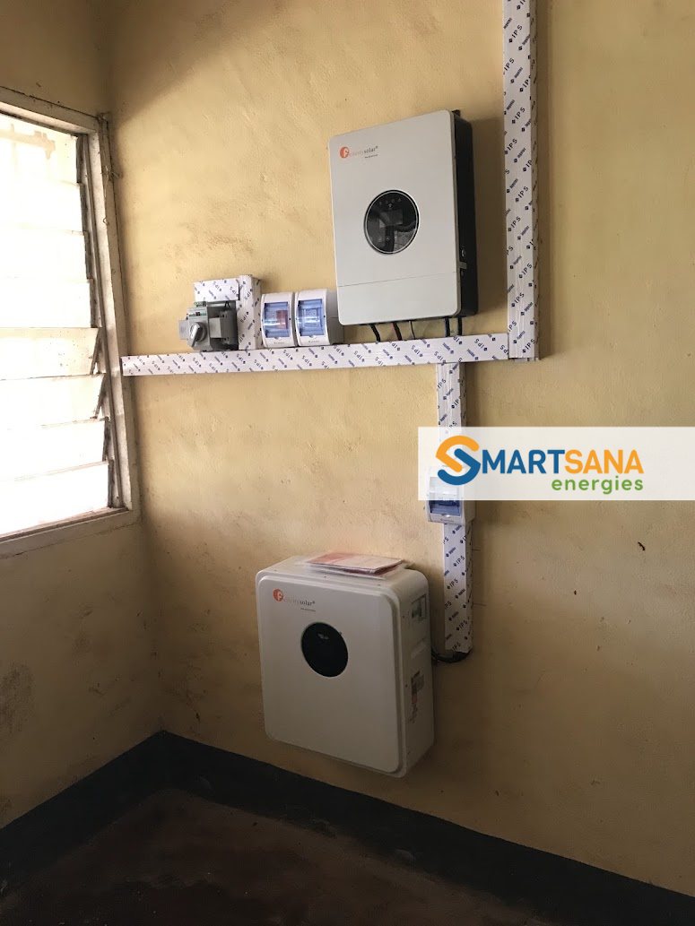 Felicity Solar inverter and battery on the wall