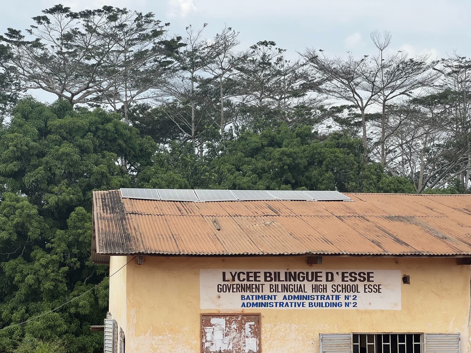 Solar-powered computer lab at Lycée Bilingue d’Essé (PADESC programme): site photo 2